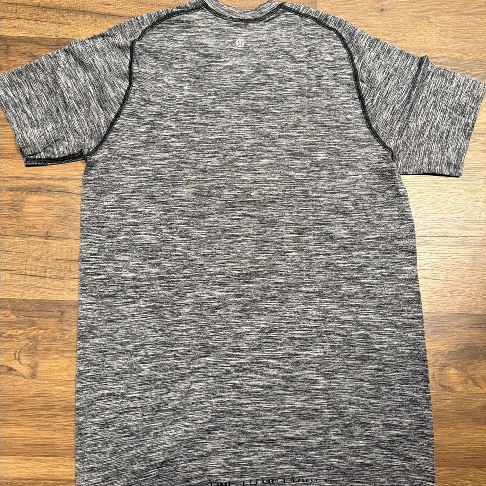 Lululemon mens Shirt